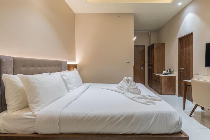 Room 6 of 42