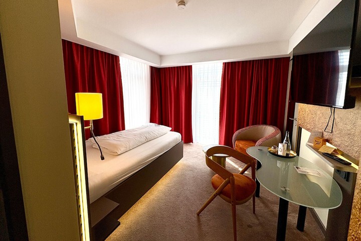 Room 21 of 50
