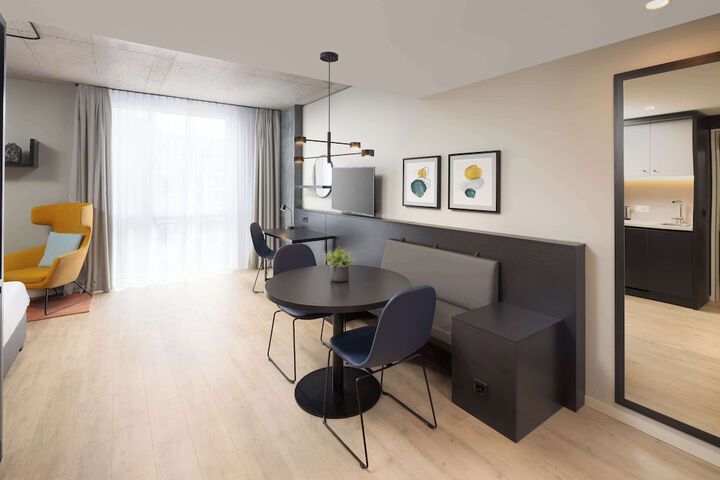 Room 42 of 92