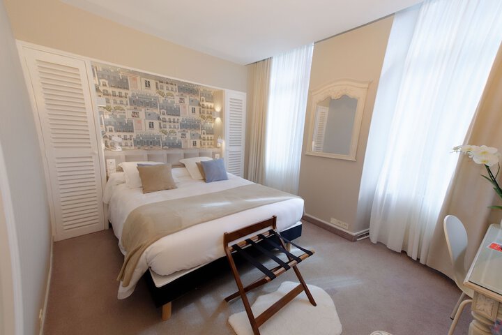 Room 5 of 49