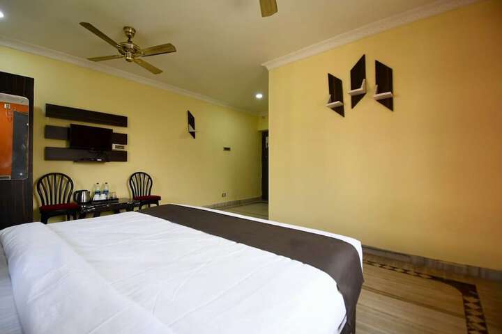 Room 5 of 14