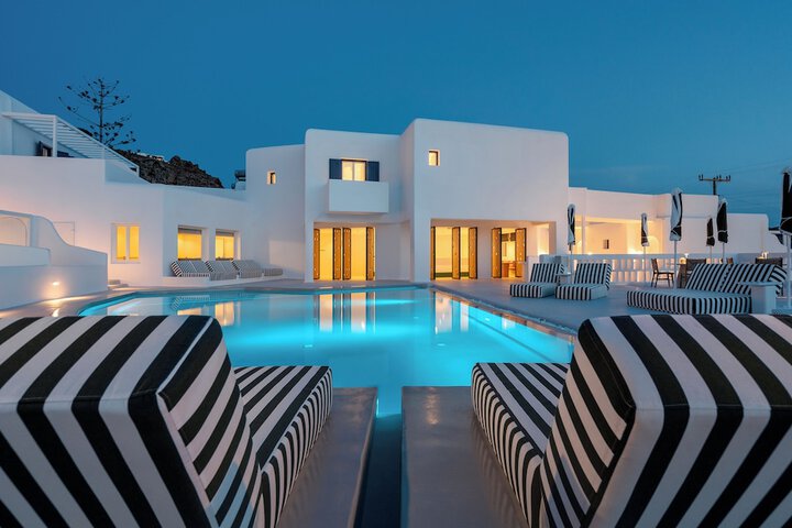 Pool 102 of 142