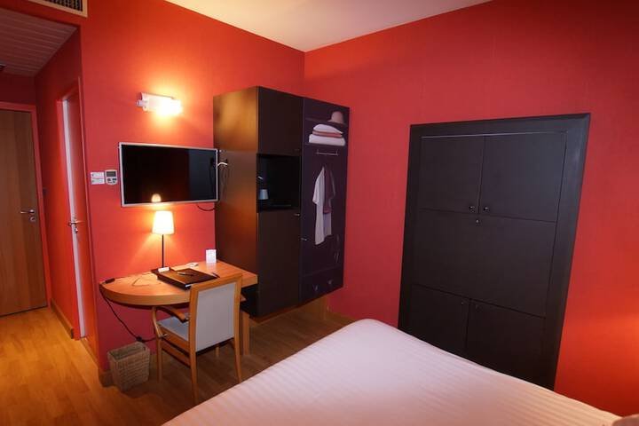 Room 98 of 103