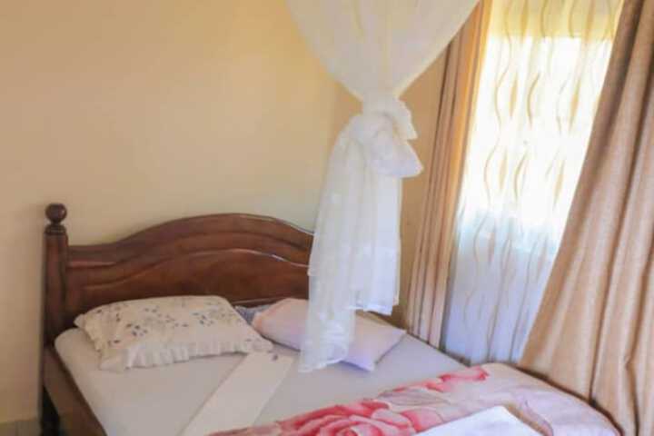 Room 9 of 20