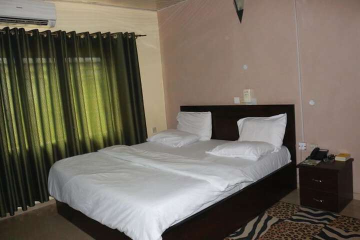 Room 4 of 21