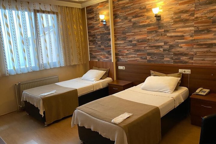 Room 11 of 39