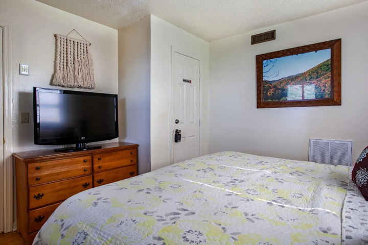 Room 7 of 19