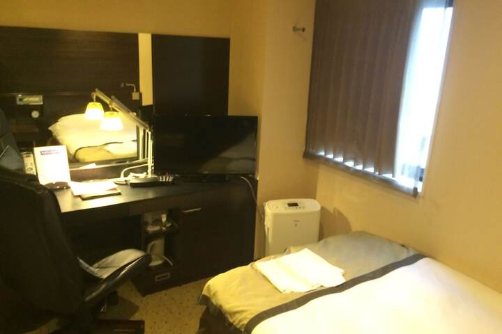 Room 15 of 38