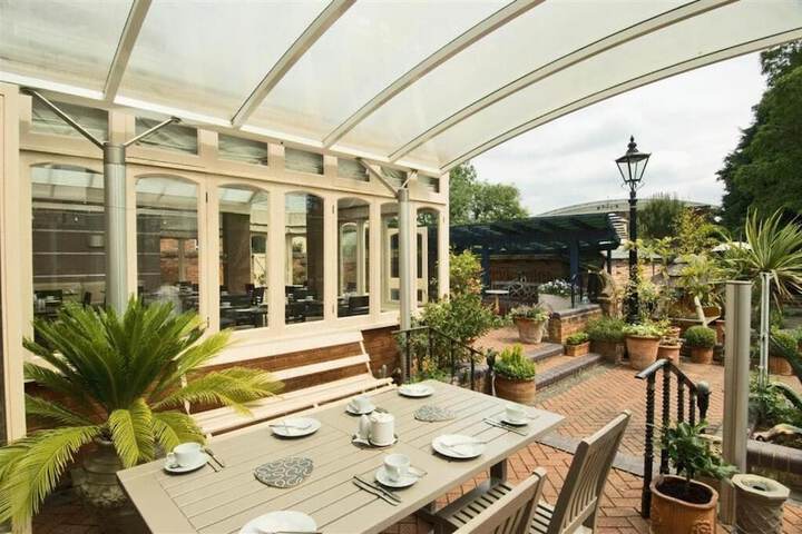 Dining Photos