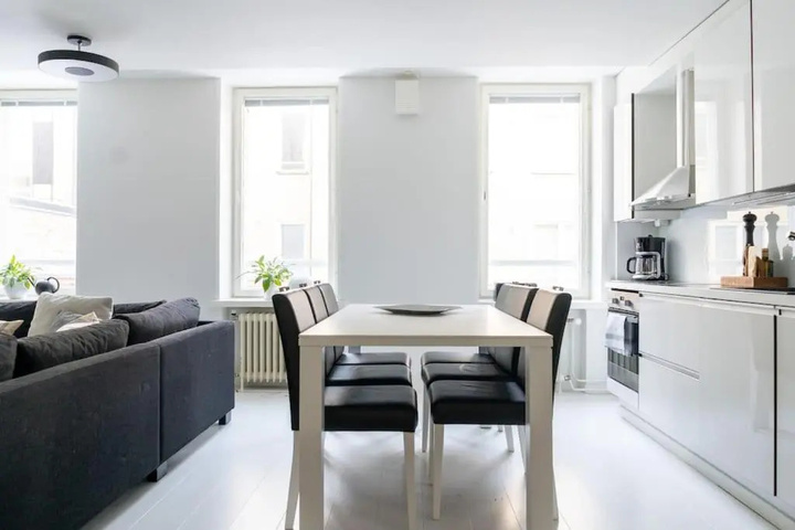 Spacious 1 BR with a central location