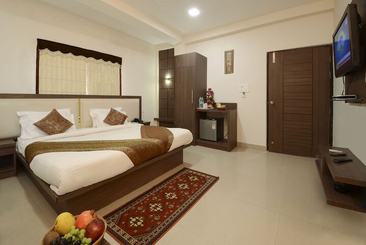 Room 6 of 15