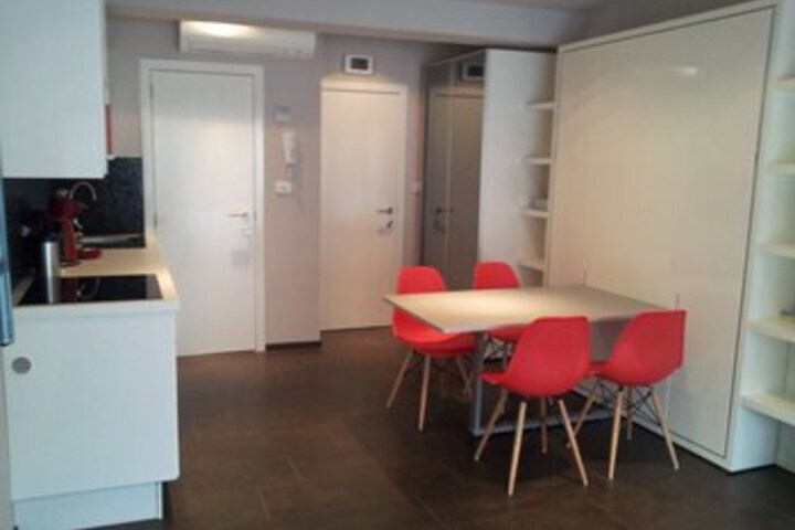 Room 21 of 24