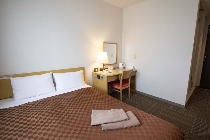 Room 16 of 36