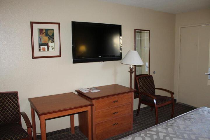 1 King Bed (14 of 15)