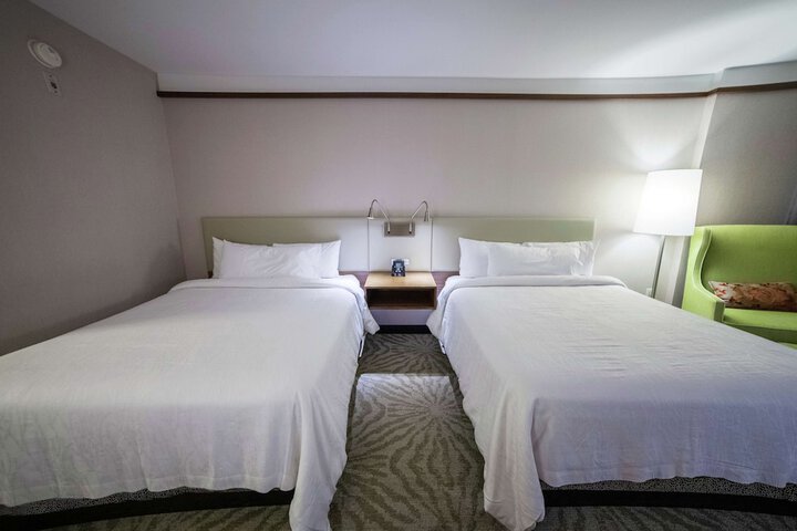 2 Queen Beds 2 Queen (3 of 7)