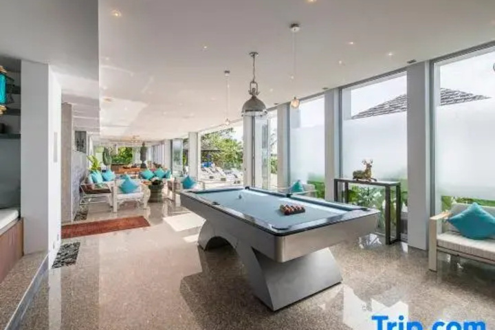 Exterior of 11 Bedroom Blue Siam Villa