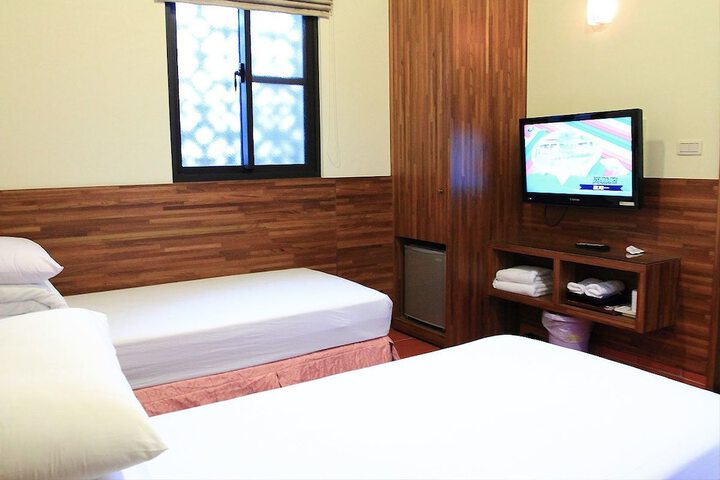 Room 9 of 38