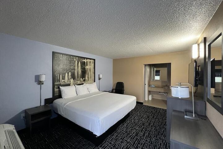 1 King Bed (16 of 23)