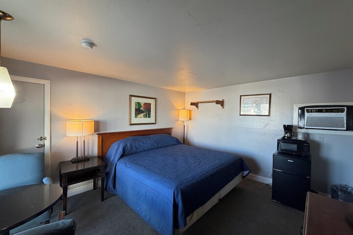 Room 16 of 36