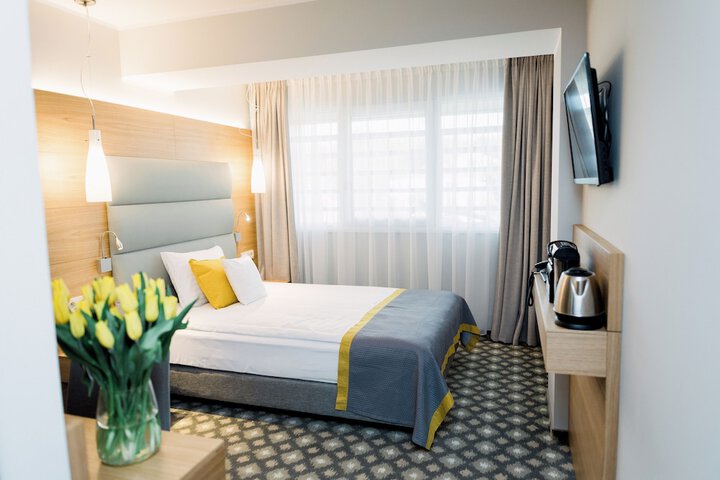 Room 15 of 62