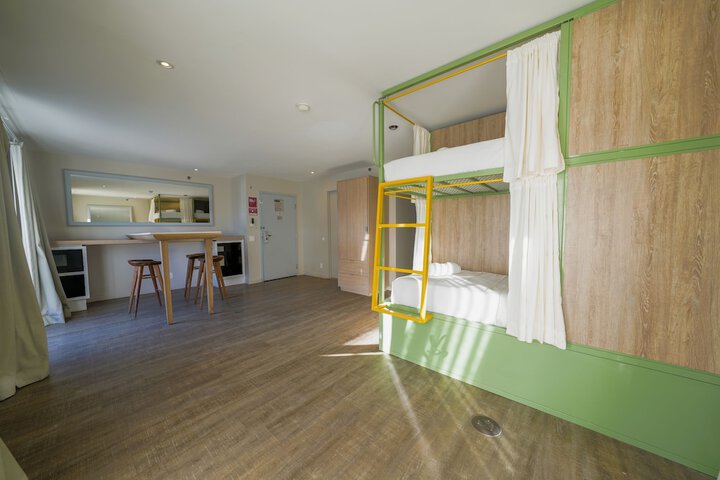 Room 40 of 118