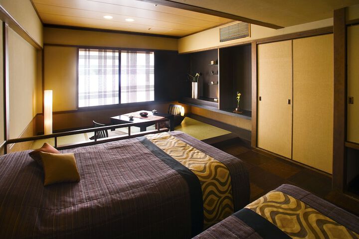 Room 12 of 125