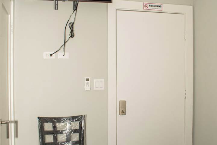 Room 7 of 16