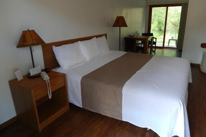 Room 10 of 83
