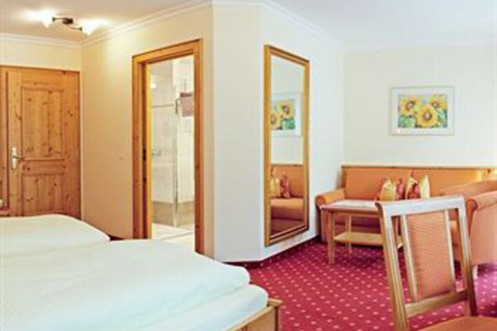 Room 25 of 44