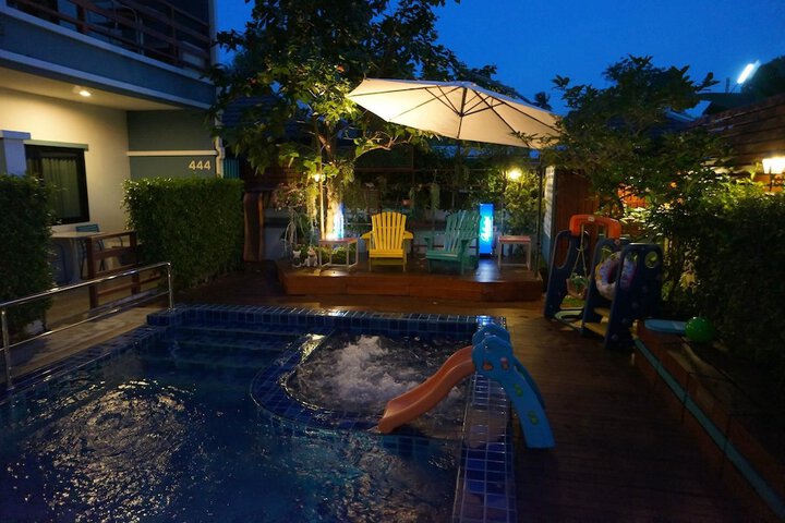 Hotel Pool