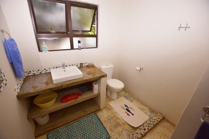 Room 8 of 12