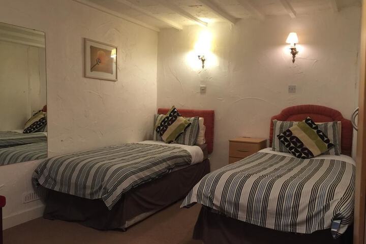 Room 3 of 18