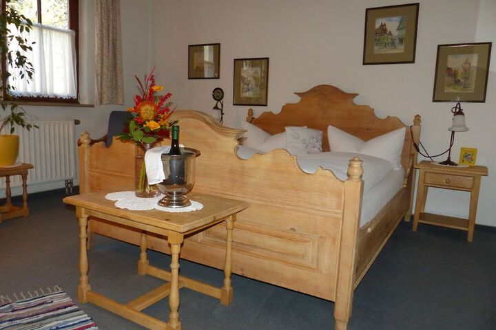 Room 4 of 69