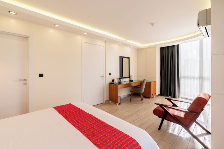Room 16 of 38