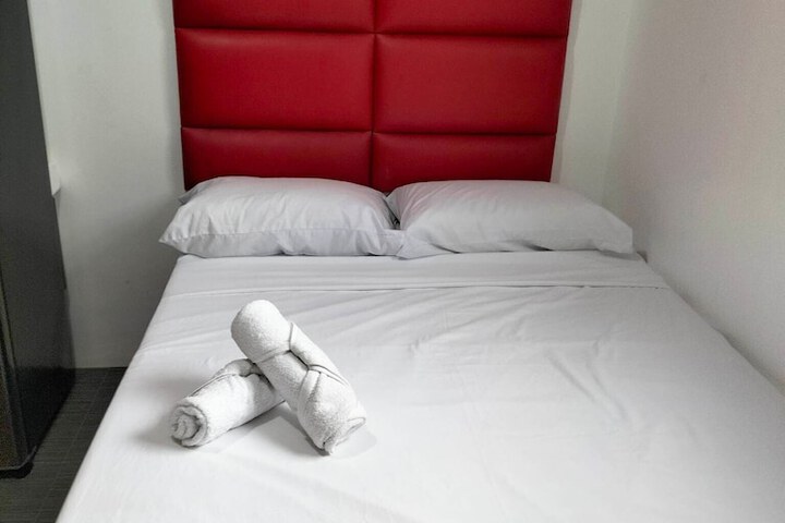 Room 4 of 48