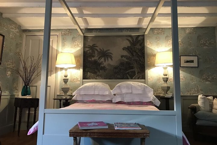 Room 2 of 22