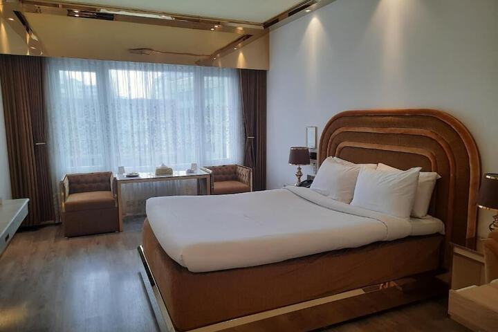 Room 20 of 27