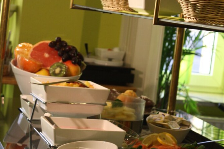 Dining 60 of 66