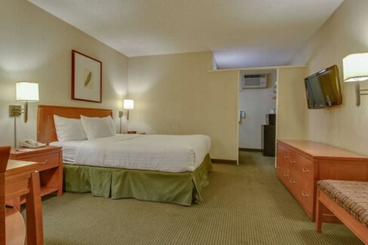 Room 11 of 31