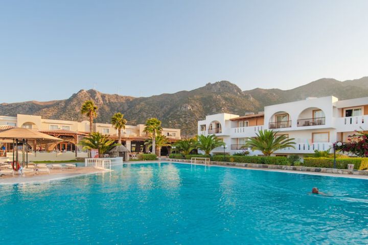 Hotel with Pool