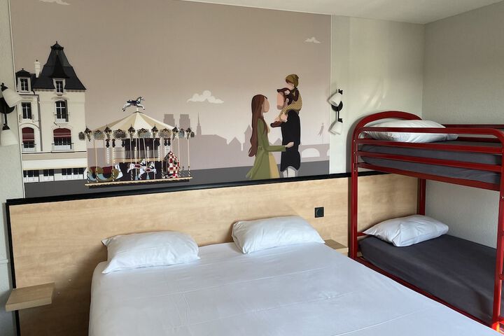 Room 4 of 52