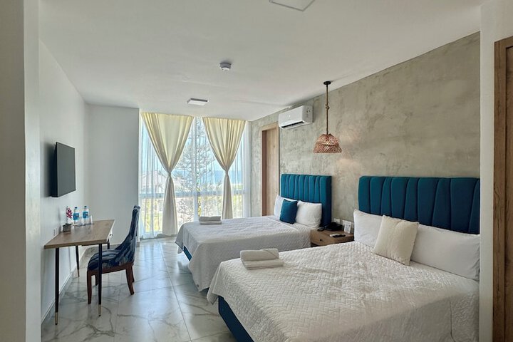 Room 43 of 100