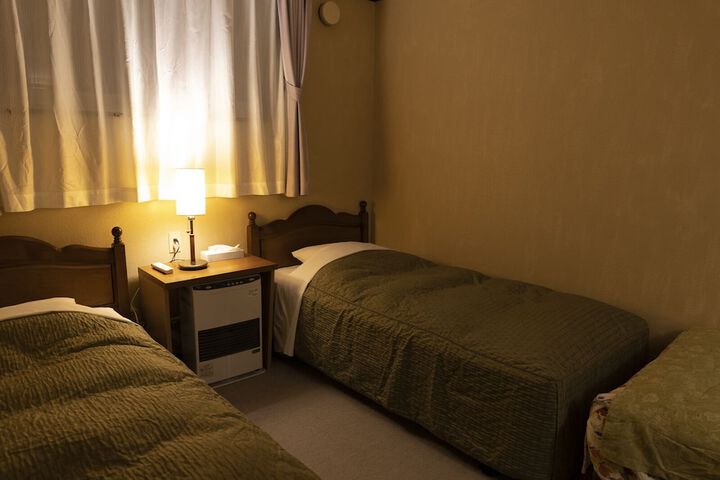 Room 7 of 258