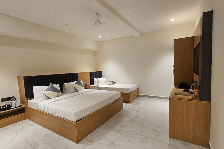 Room 5 of 33