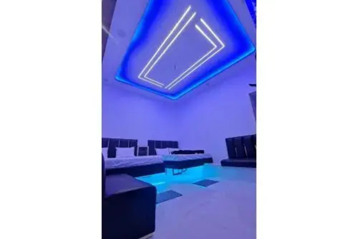 Room 12 of 25