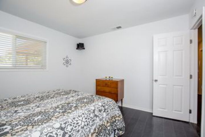 Room 14 of 33