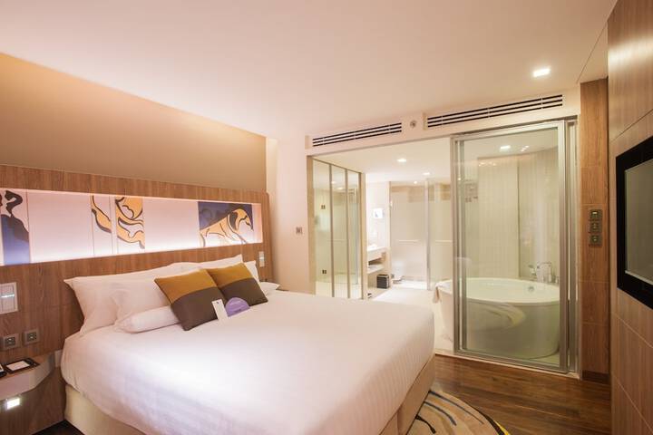 Room 13 of 169