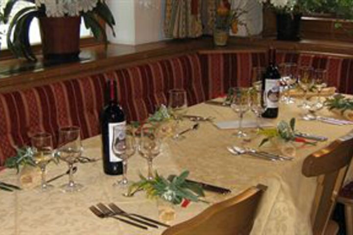 Dining 7 of 48