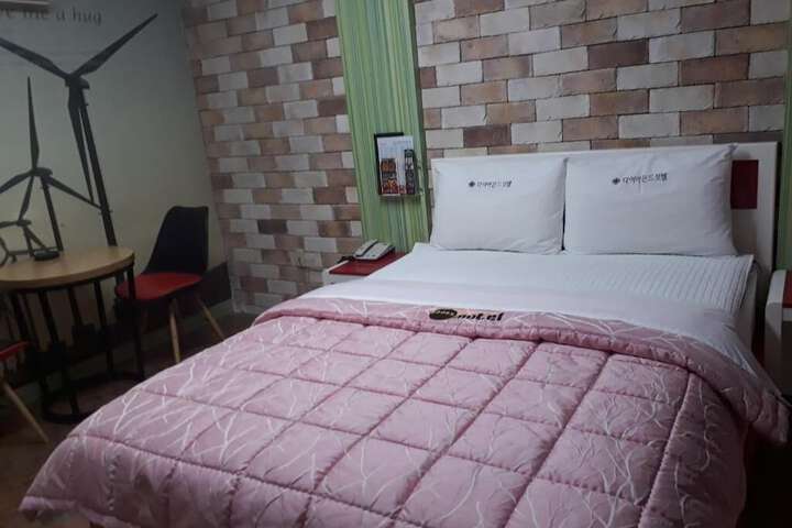 Room 18 of 36
