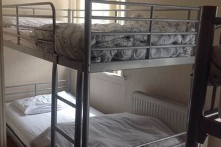 Room 8 of 12